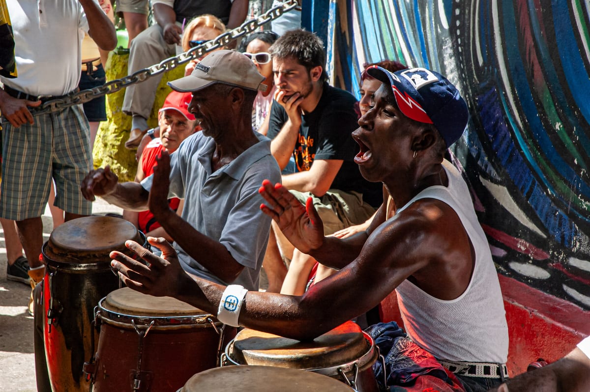 Conguero in Callejon de Hamel, Havana