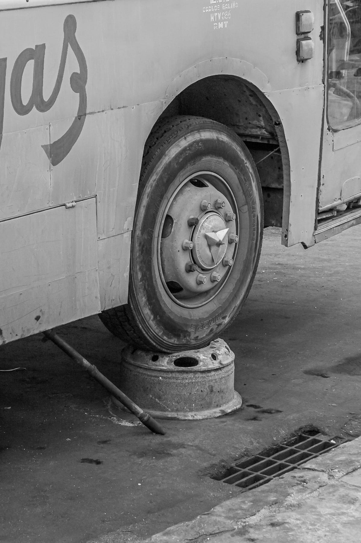 Fixing Cars in Havana