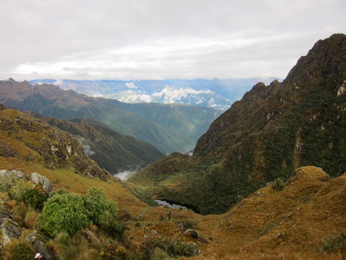 Hiking towards Micchu Pichu